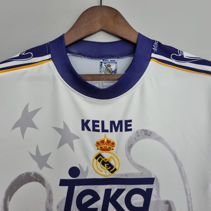 Camiseta edición especial del Real Madrid Retro 1997-98