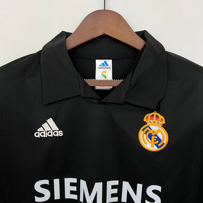 Camiseta segunda equipación del Real Madrid Retro 2002-03