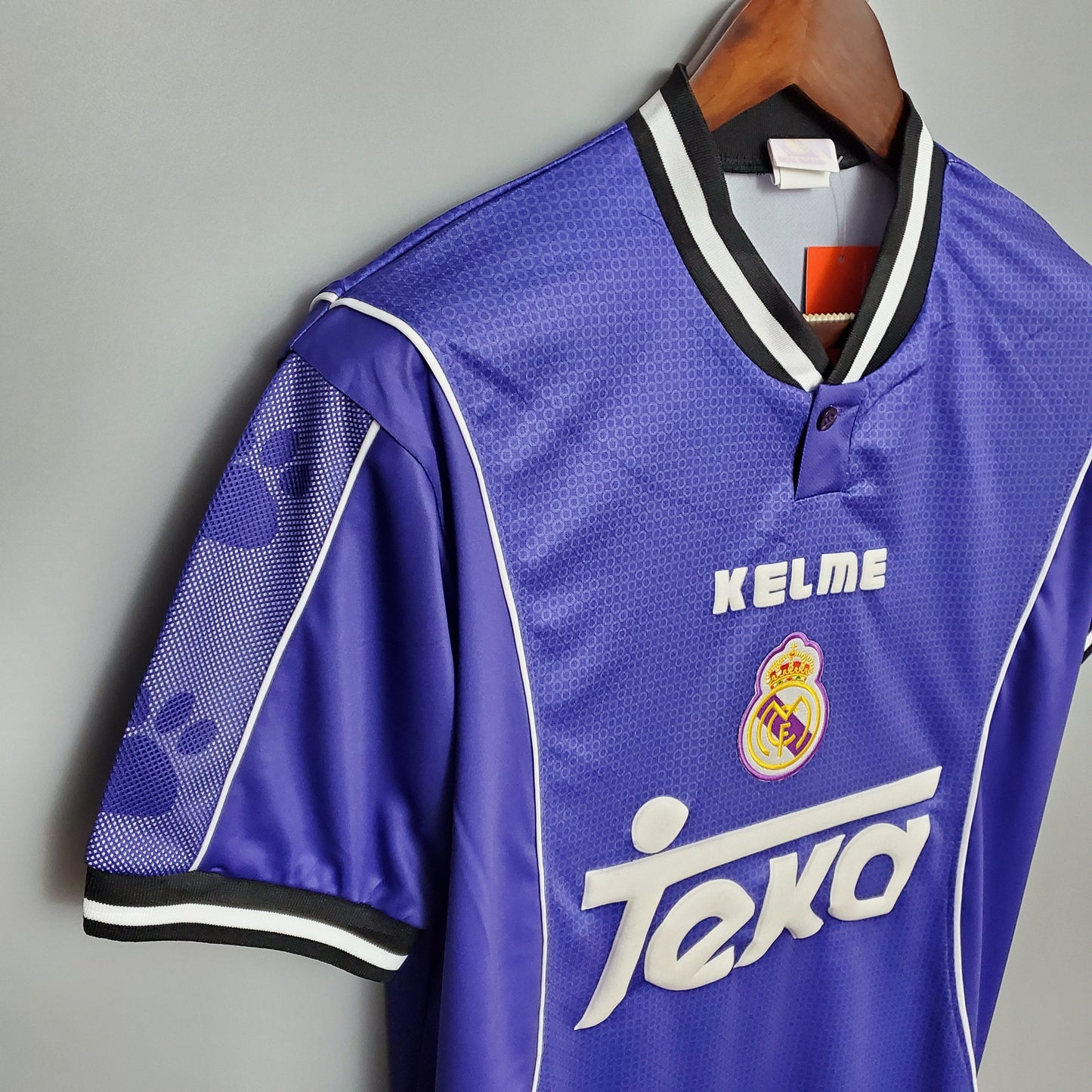 Camiseta segunda equipación del Real Madrid Retro 1997-98