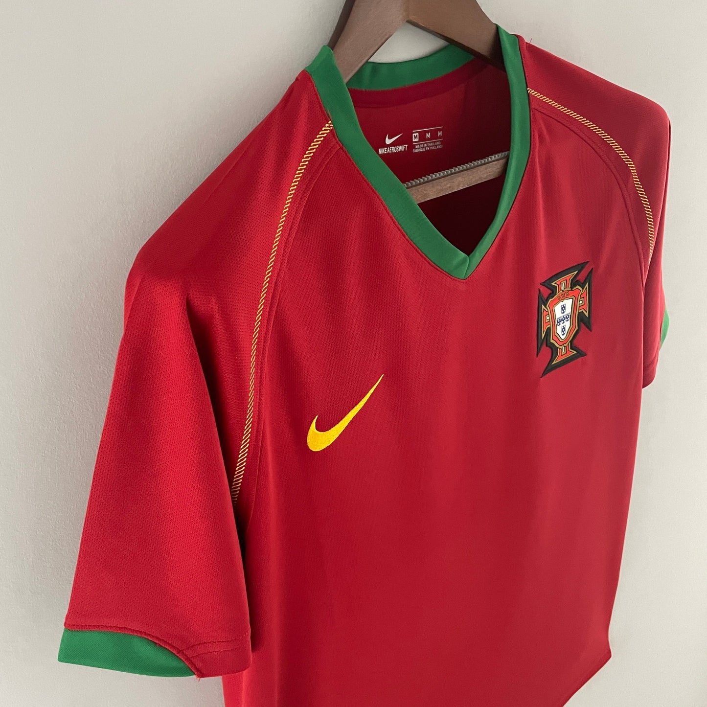 Camiseta de la selección de Portugal Retro 2006