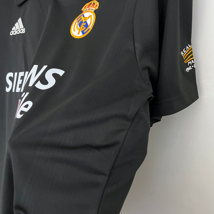 Camiseta segunda equipación del Real Madrid Retro 2002-03