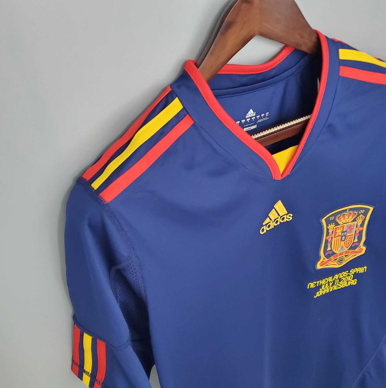 Camiseta segunda equipación de la selección de España Retro 2010