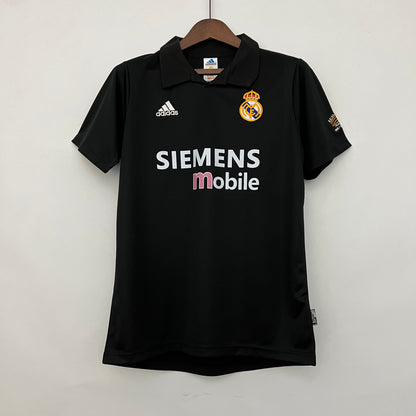 Camiseta segunda equipación del Real Madrid Retro 2002-03