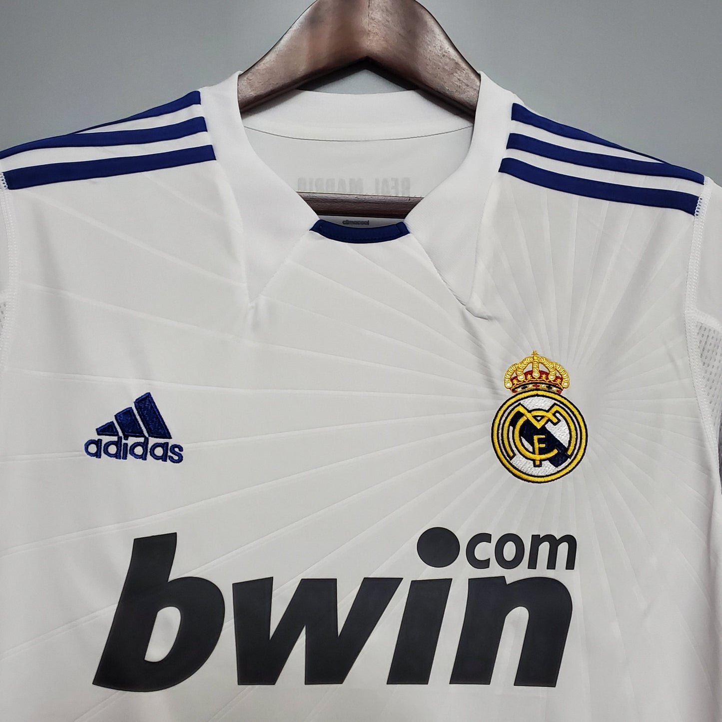 Camiseta del Real Madrid Retro 2010-11