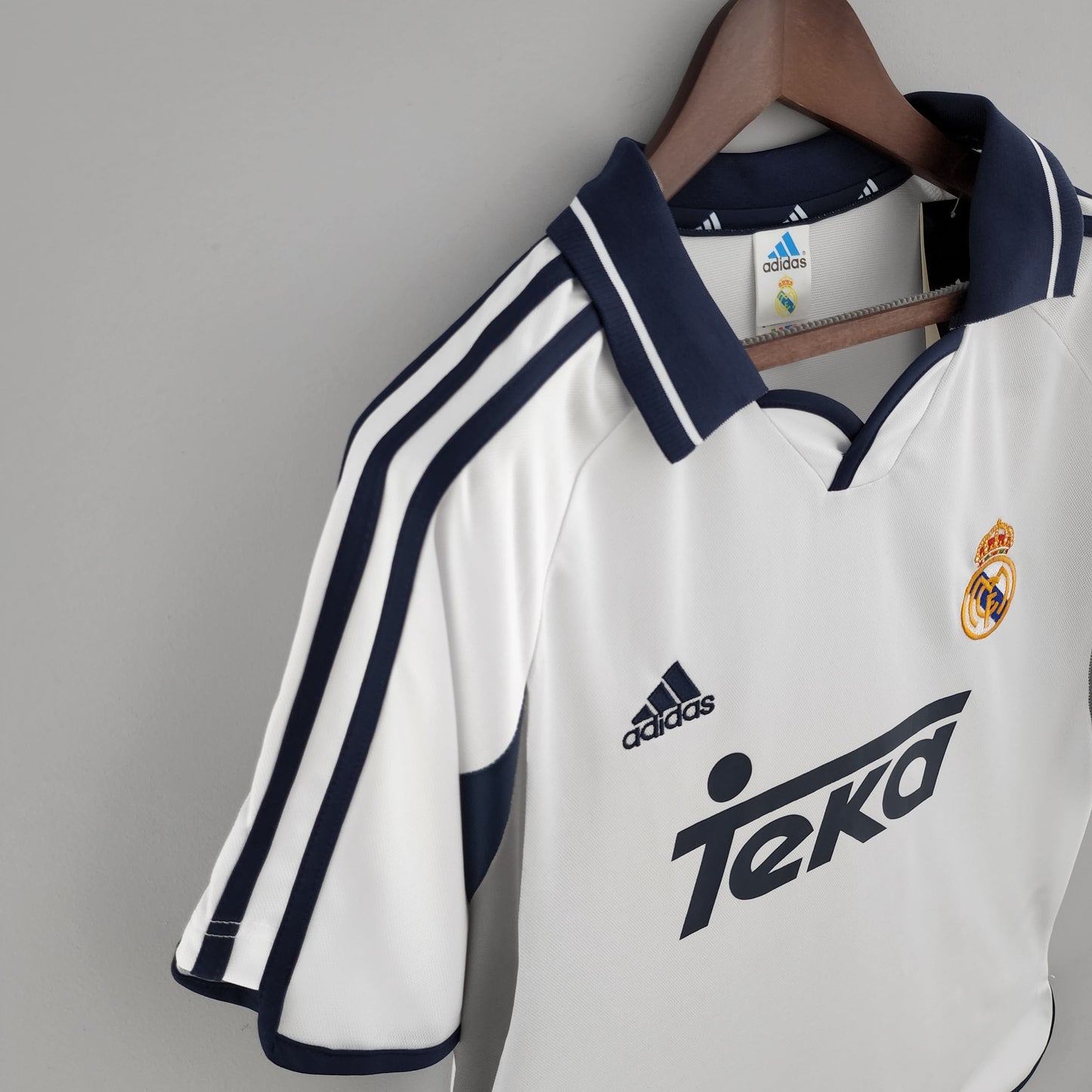 Camiseta del Real Madrid Retro 2000-01