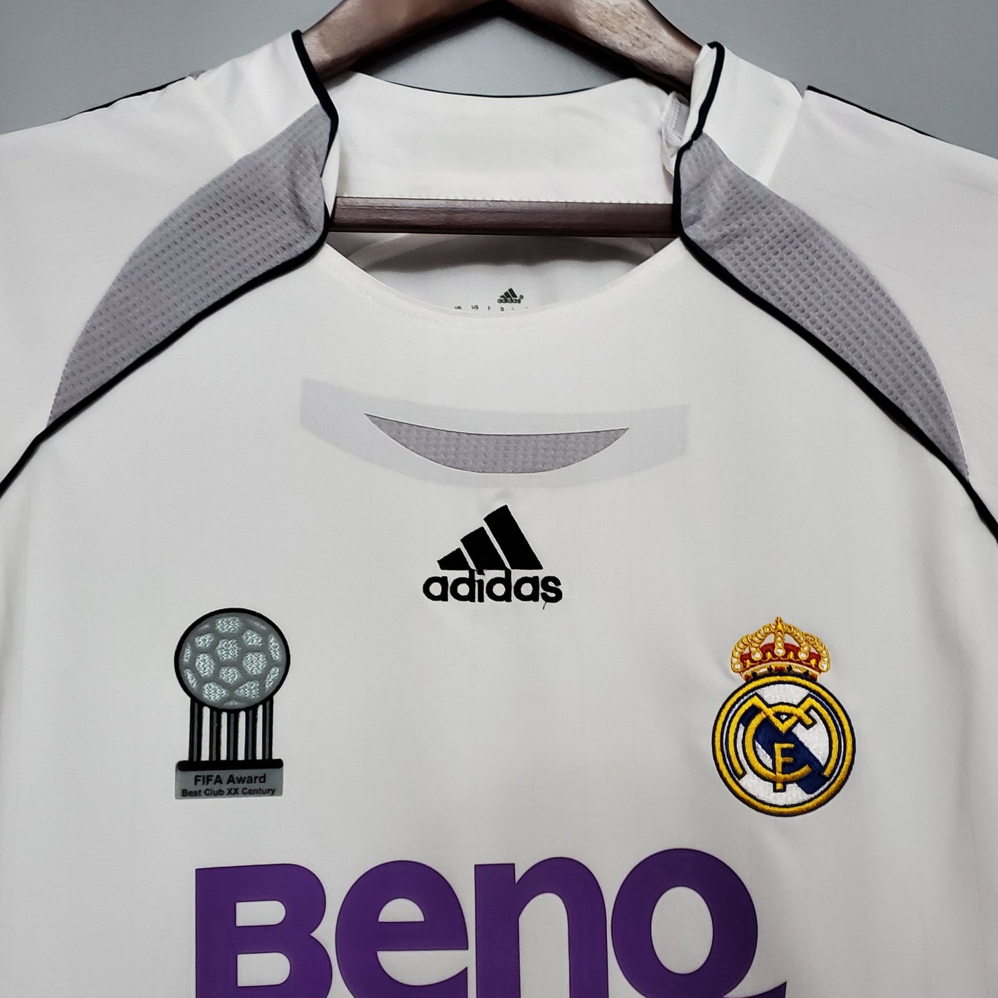 Camiseta del Real Madrid Retro 2006-07