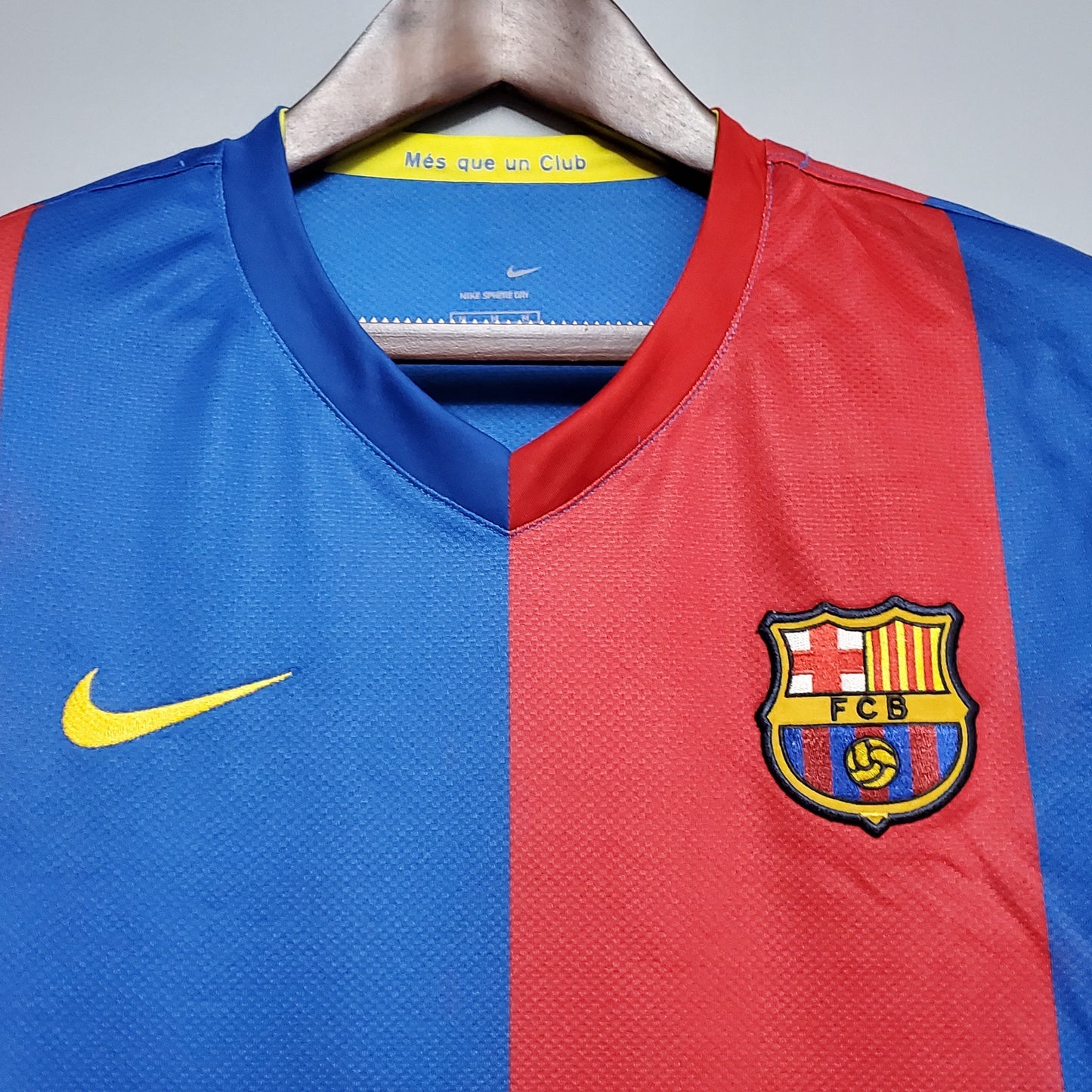 Camiseta del Barcelona Retro 2006-07