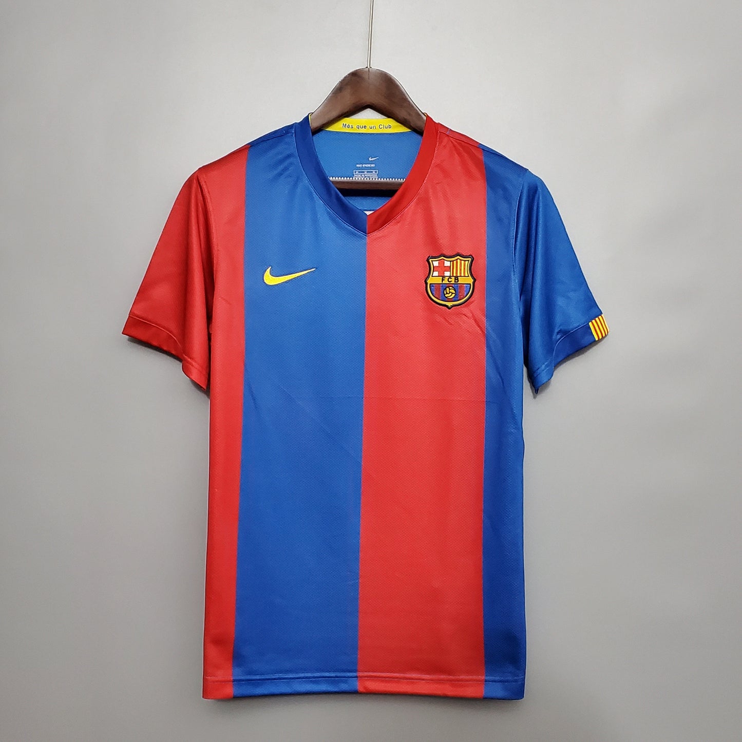 Camiseta del Barcelona Retro 2006-07